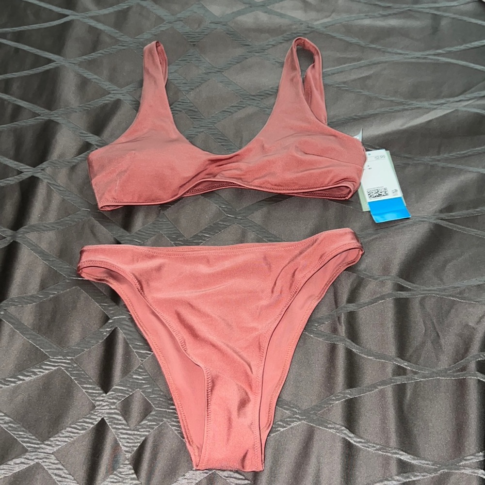 NWT Peach 🍑 High Waist Bikini 👙 $𝟽 𝚜𝚊𝚕𝚎